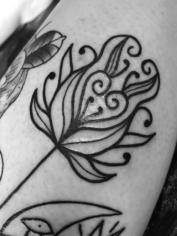 black and grey linework tatouage sur forearm #52114 | Artiste tatoueur BLACK CLOUD TATTOOER