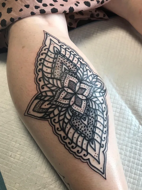black mandala tatouage sur calf #52117 | Artiste tatoueur BLACK CLOUD TATTOOER