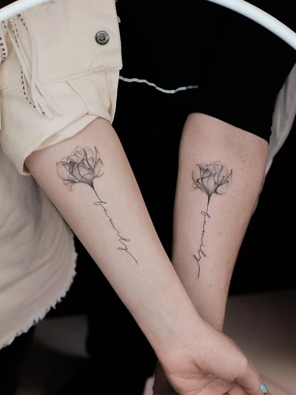 female black and grey fineline 纹身 在 forearm #52147 | 纹身师 Алиса Ветрова