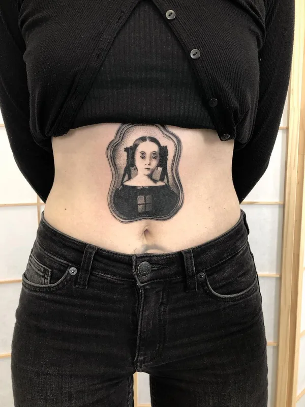 female black and grey blackwork tatuaje en stomach #53233 | Tatuador Jerome