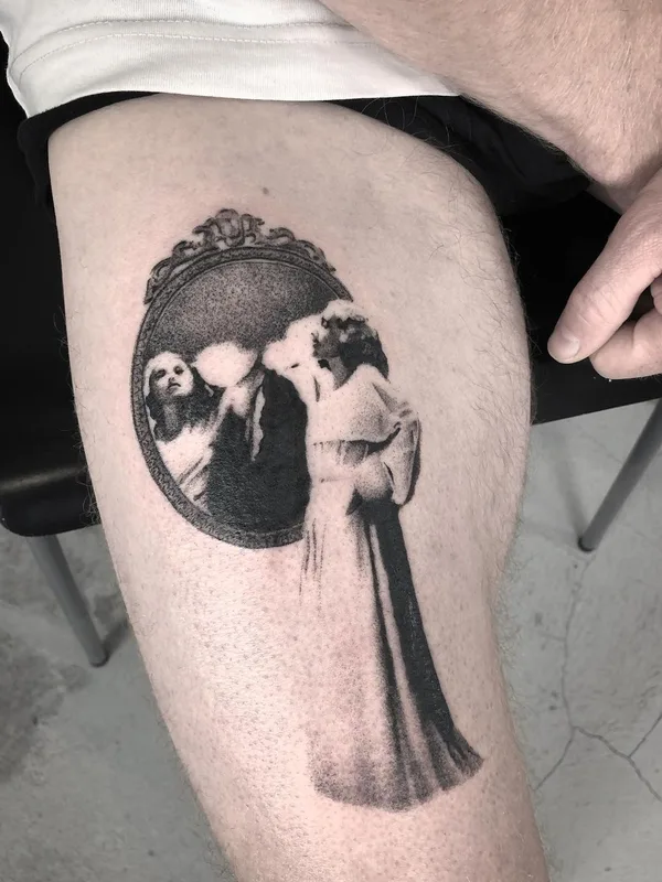 black and grey black and grey tatuaje en thigh #53236 | Tatuador Jerome