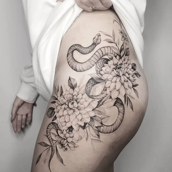 Graphic tattoo by Dorota Masalska in Gdańsk
