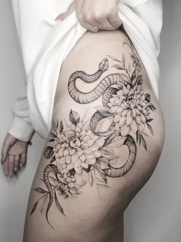 Graphic tattoo by Dorota Masalska in Gdańsk