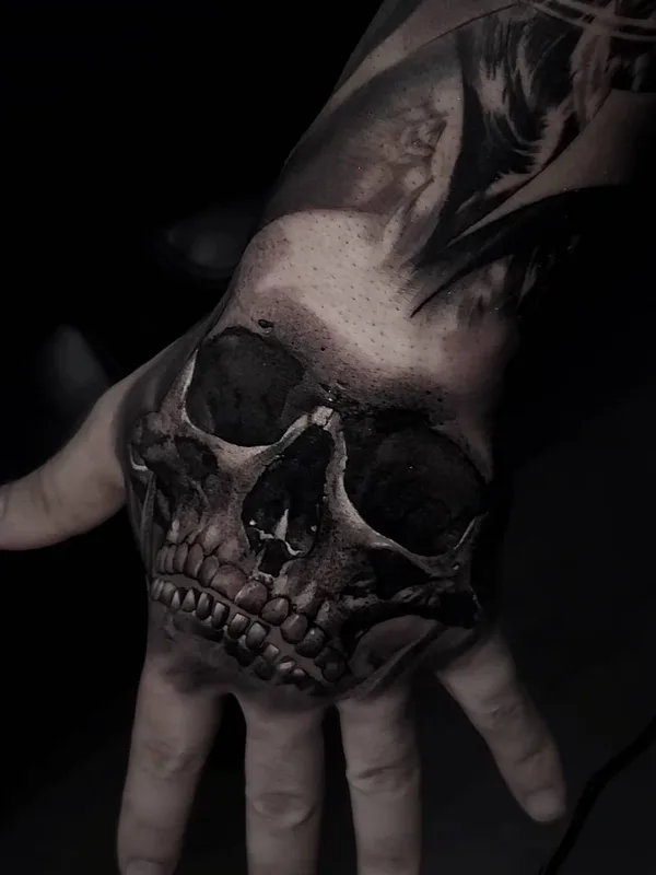 black and grey black and grey татуировка на hand #40407 | Тату мастер Gabriel Gonzalez