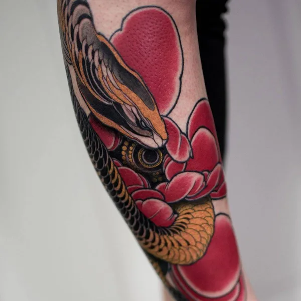 Neo Traditional tattoo by Renan Batista in Berlin
