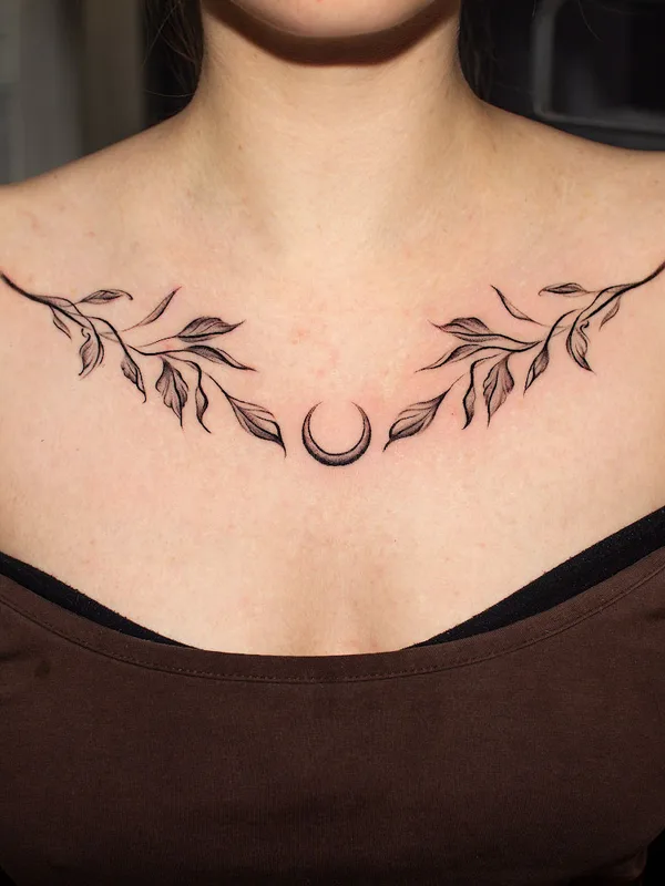 female black fineline Tatuagem em chest #71380 | Tatuador Константин Овсянников