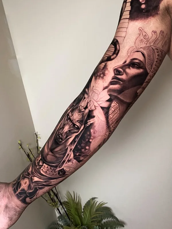 black and grey realism Tatuagem em forearm #41905 | Tatuador Christina Choi
