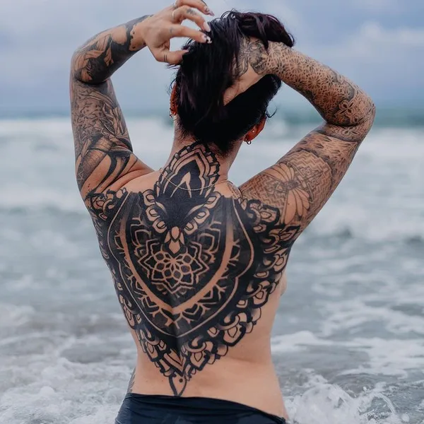Graphic tattoo by Алиса Сахар in Nürnberg