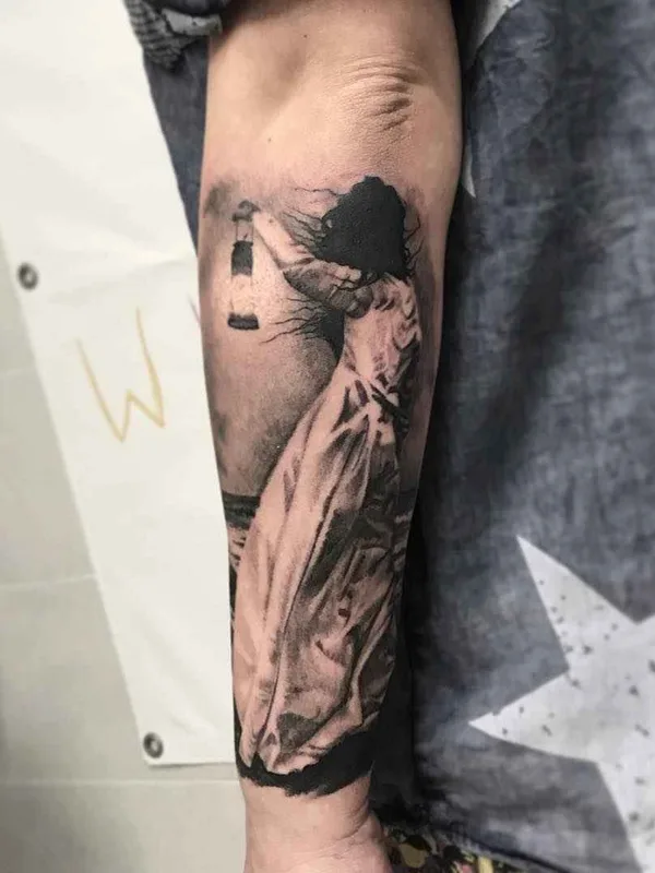female black and grey realism Tatuaggio su forearm #12351 | Tatuatore Rafal Makarow