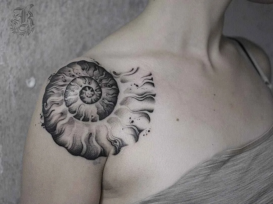 Tattoo artist Kristina Darmaeva authors dotwork tattoo