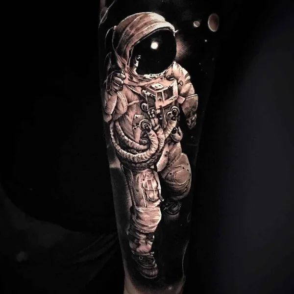 Realism tattoo by Hugo Fiest