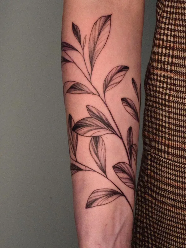 black and grey botanic Tatuaggio su forearm #48845 | Tatuatore Рита Ламбер