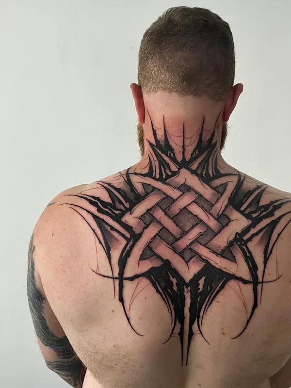 male black and grey blackwork татуировка на upper back #48878 | Тату мастер Сергей Чернышев