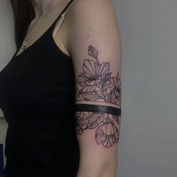 Graphic tattoo by Дора Ларина  in Нижний Новгород