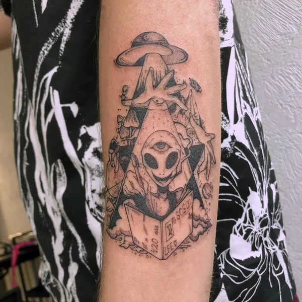Graphic tattoo by Ксения Мишукова in Нижний Новгород