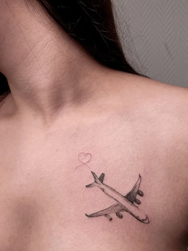 female black and grey fineline 타투 부위 chest #48993 | 타투이스트 Anastasia tattooer