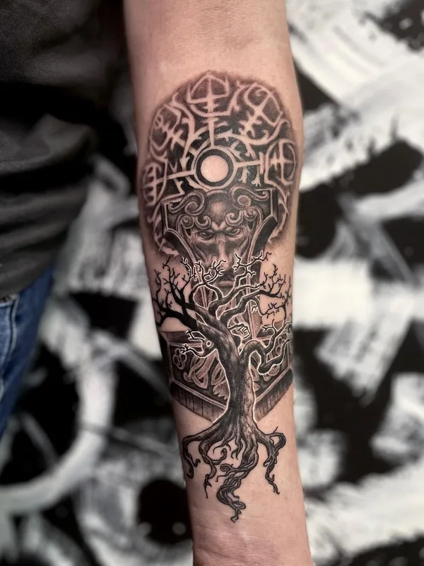 black and grey black and grey Tatuaggio su forearm #52174 | Tatuatore Савелий Шустовъ