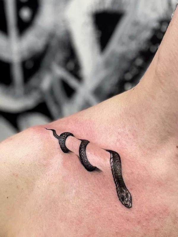 black realism Tatuaggio su shoulder #52181 | Tatuatore Савелий Шустовъ