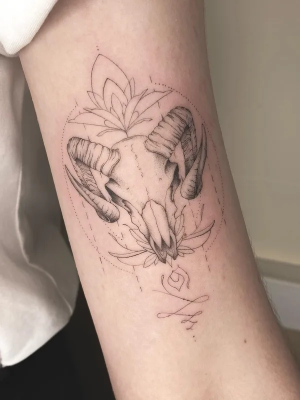 black and grey fineline Tatuagem em forearm #52191 | Tatuador Ксения Антонова