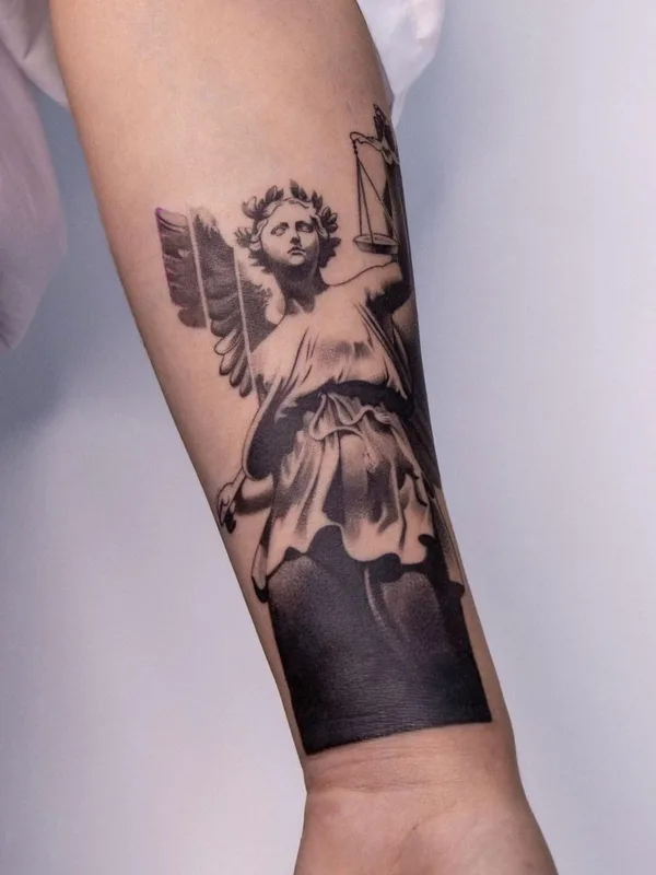 black and grey realism tatuaje en forearm #52243 | Tatuador Герасимов Сергей
