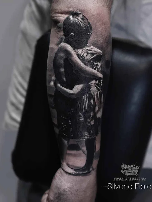 black and grey realism tatouage sur forearm #13036 | Artiste tatoueur Silvano Fiato