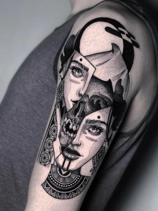 black and grey blackwork tatuaje en upper arm #42532 | Tatuador Zach Donn