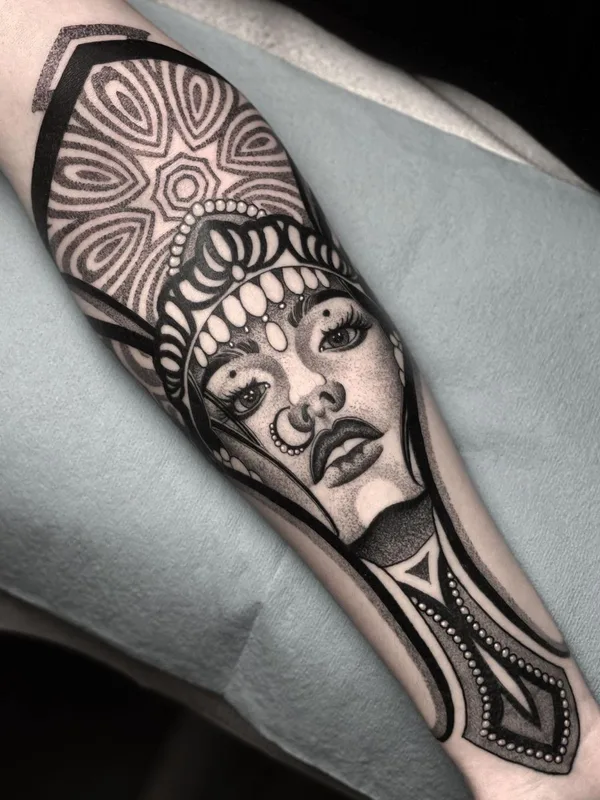female black and grey blackwork tatuaje en forearm #42533 | Tatuador Zach Donn