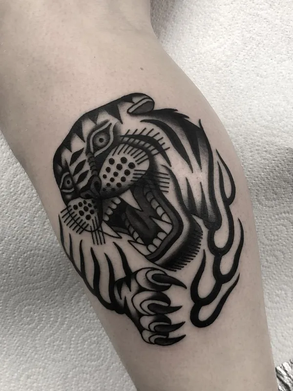 black traditional 타투 부위 calf #46100 | 타투이스트 Heath Clifford