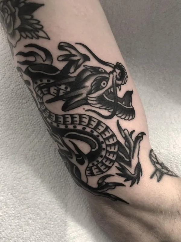 black traditional 타투 부위 forearm #46096 | 타투이스트 Heath Clifford