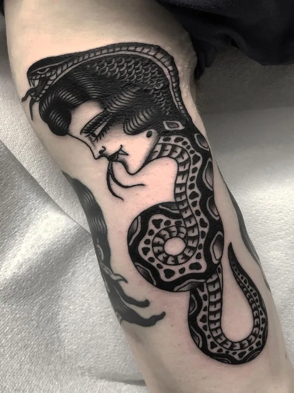 black traditional 타투 부위 forearm #46094 | 타투이스트 Heath Clifford