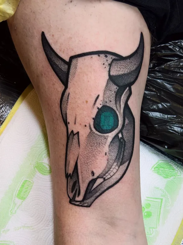 black and grey blackwork tatuaje en calf #46124 | Tatuador Krzysztof Futro
