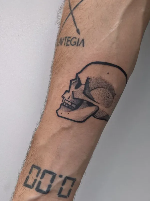 black and grey blackwork tatuaje en forearm #46123 | Tatuador Krzysztof Futro