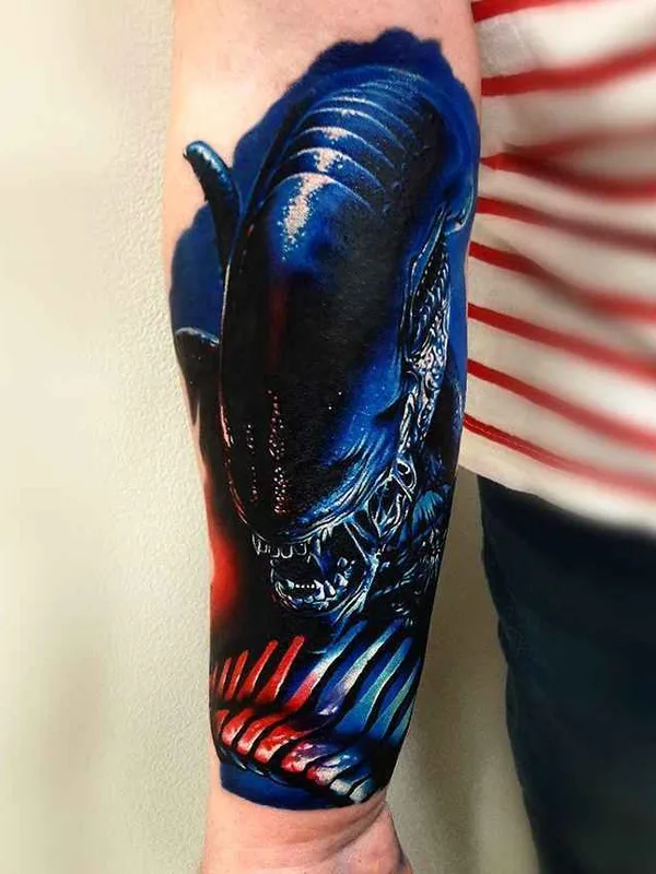 color realism tatouage sur forearm #19357 | Artiste tatoueur Дмитрий Горбунов
