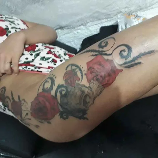 Dotwork tattoo by Patrícia Yutaka in Pelotas