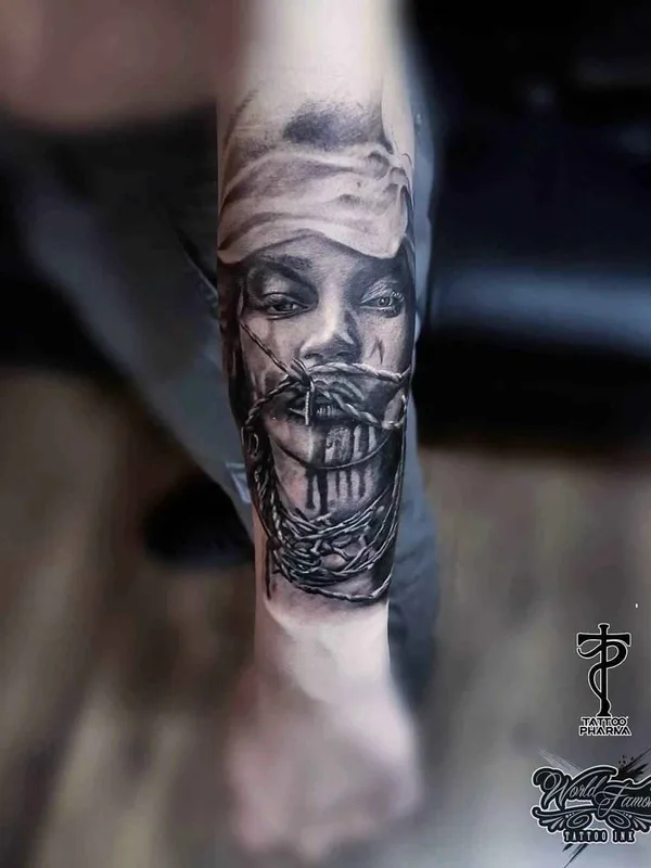 female black and grey realism Tatuaggio su forearm #20274 | Tatuatore Александр Литвинов