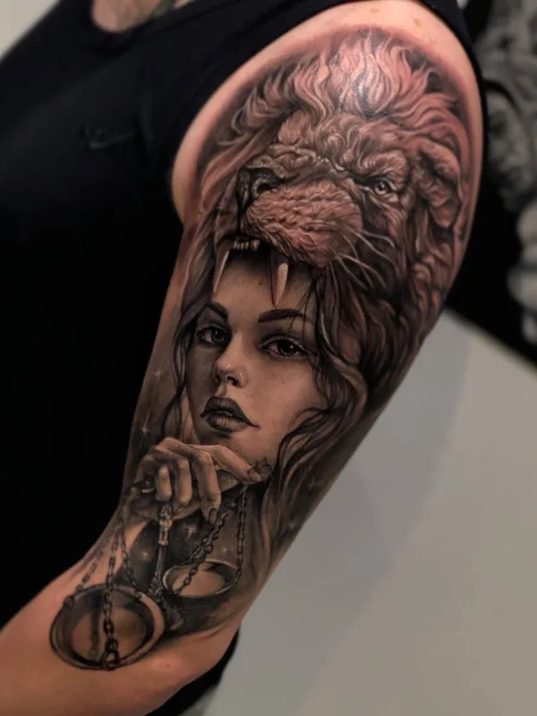 black and grey realism tatuaje en upper arm #34593 | Tatuador Артем Новиков