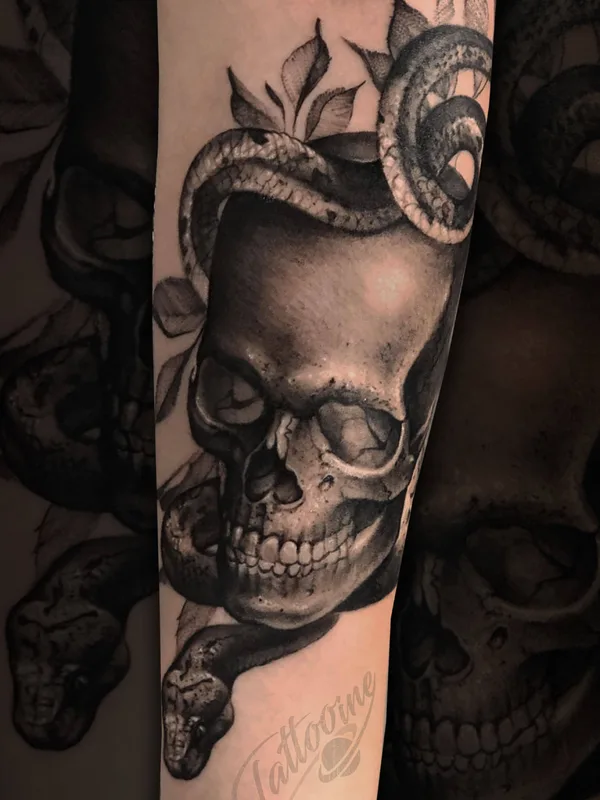 black and grey black and grey tatuaje en forearm #34596 | Tatuador Артем Новиков