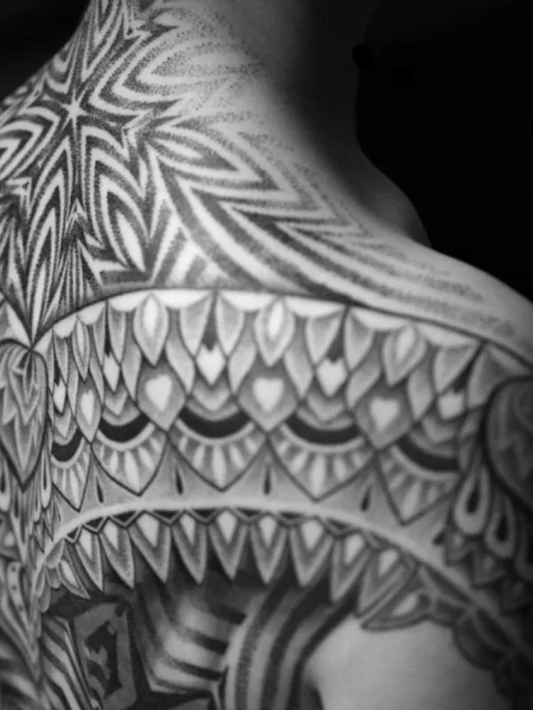 female black ornamental 타투 부위 back #49011 | 타투이스트 ILYA CASCAD