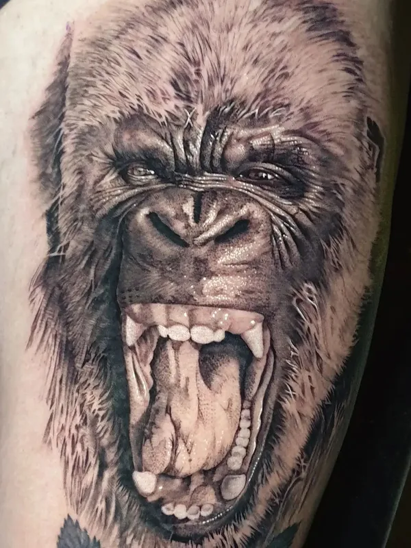 black and grey realism татуировка на thigh #63092 | Тату мастер Bryan Graham Du Rand