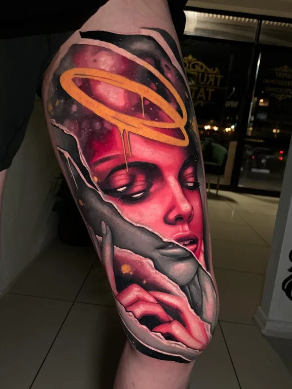 color realism татуировка на thigh #63111 | Тату мастер Callum Els