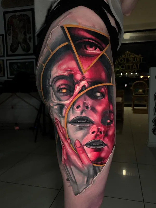 color realism татуировка на thigh #63118 | Тату мастер Callum Els