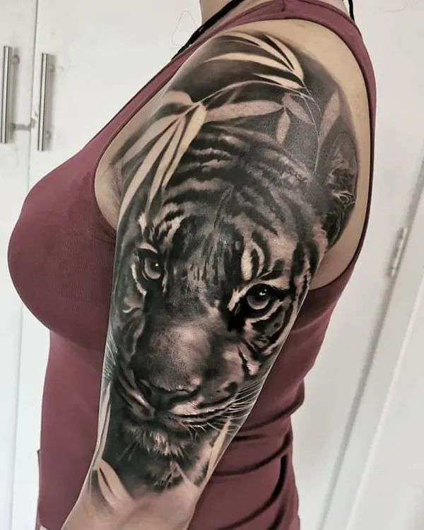 female black and grey realism татуировка на full sleeve #63148 | Тату мастер Tanya Taljaard