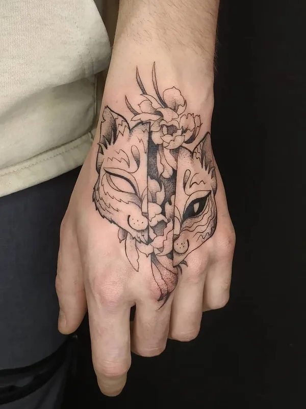 black and grey linework Tatuaggio su back of hand #52317 | Tatuatore Настя Боженова