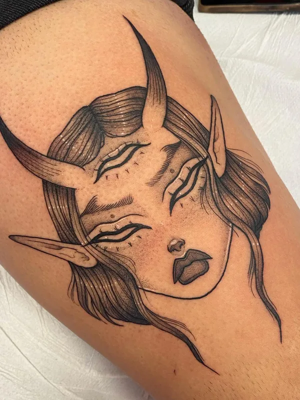 black blackwork татуировка на thigh #65461 | Тату мастер Skunkzzy