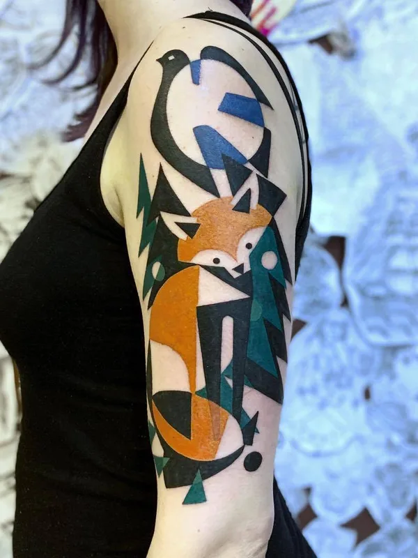 female color geometric tatouage sur upper arm #30754 | Artiste tatoueur Luca Font