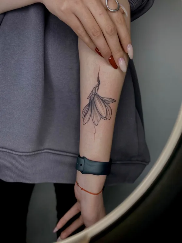 female black fineline татуировка на forearm #69787 | Тату мастер Ли Куприна