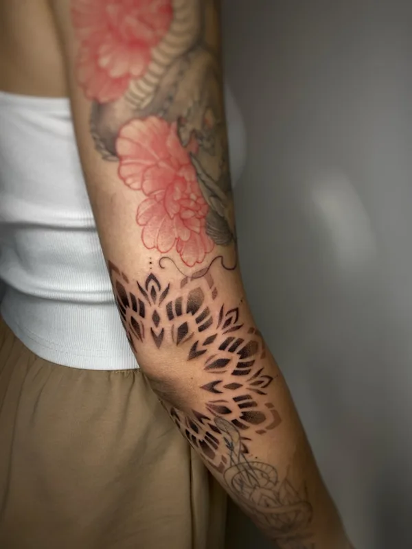 female color ornamental татуировка на forearm #69784 | Тату мастер Ли Куприна
