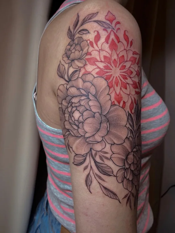 female color botanic татуировка на upper arm #69792 | Тату мастер Ли Куприна