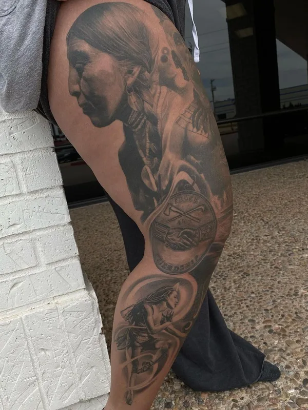 black and grey realism татуировка на thigh #57485 | Тату мастер  chrisb.tattoos