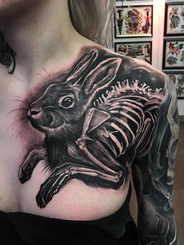 female black and grey black and grey tatouage sur chest #14421 | Artiste tatoueur Anrijs Straume